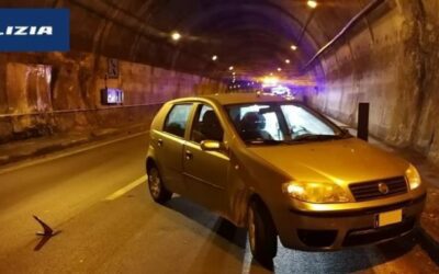 Ubriaco in A20 “parcheggia” in galleria Calavà: senza patente, revisione e assicurazione