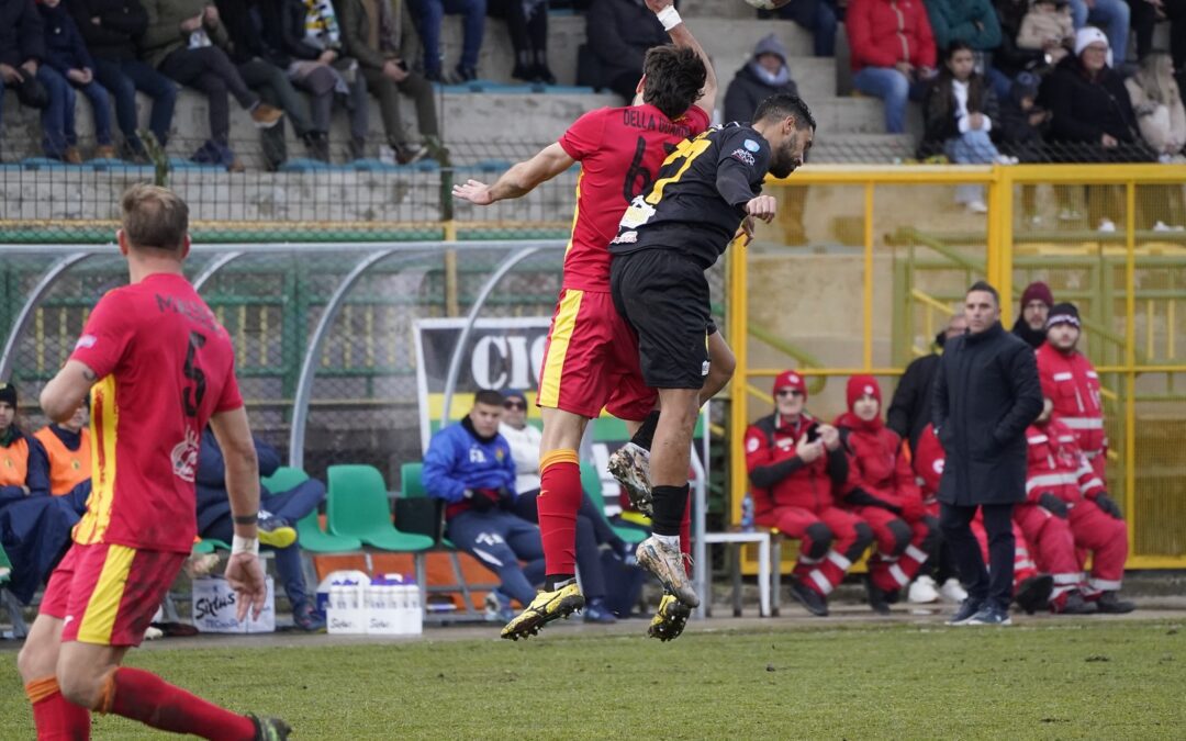 Calcio. La Nuova Igea Virtus trova un buon pari a Enna: doppio vantaggio ‘rimontato’