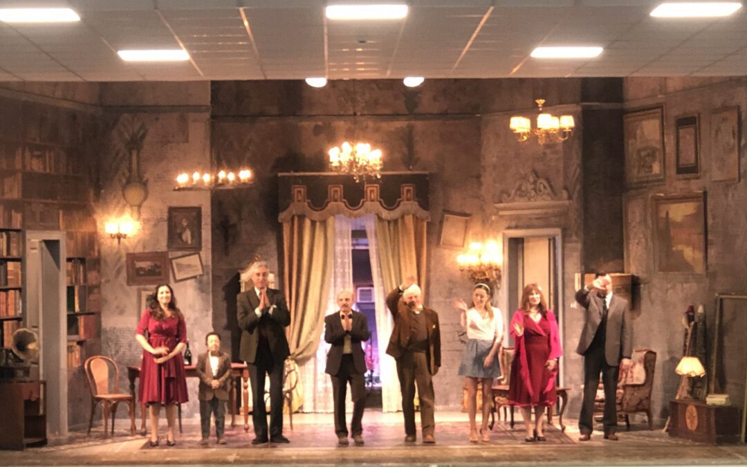 Pace del Mela. Entusiasma l’auditorium la commedia degli equivoci di Buccirosso