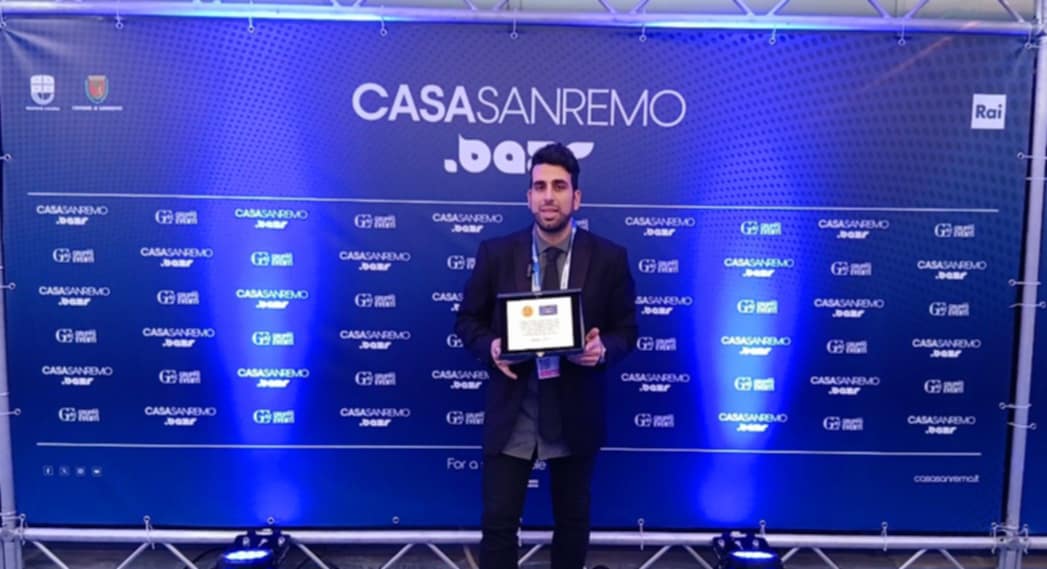 Angelo Faraci travolge tutti, è il Cinema Italiano a Sanremo 2025 con Novara di Sicilia