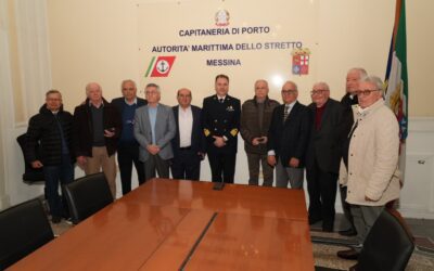 Capitaneria Messina. Cerimonia di consegna Medaglie d’oro per Lunga navigazione a dodici marittimi