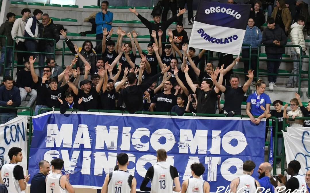Basket. Arriva il tris della Svincolati Milazzo contro la Virtus Molfetta: super Rimsa e Lalic, conferma terzo posto