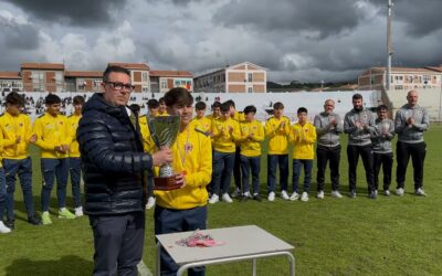 Calcio. Nuova Igea Virtus, premiati per la vittoria del campionato gli Under 15 Regionali