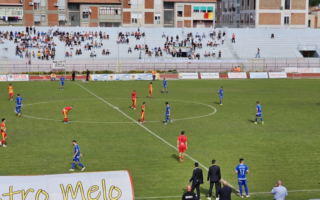 Calcio. La Nuova Igea Virtus non ferma la corazzata Siracusa, aretusei in festa per la promozione in C
