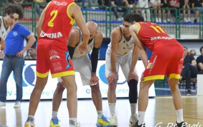 Basket. PlayOff – Serie B, la Svincolati Milazzo si aggiudica gara-1 nel derby con Basket School Messina