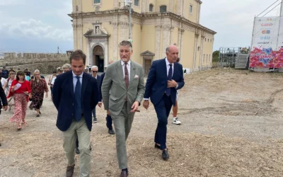 Milazzo. Visita del ministro Giuli tra le bellezze del Castello: “Attenzione per un ulteriore valorizzazione del Monumento”