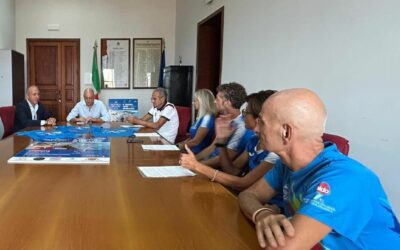 Milazzo. Verso il trofeo regionale di corsa su strada. Inaugurato al Terzo Comprensivo un murales realizzato dagli alunni e dall’artista Palminteri