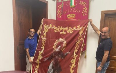 Milazzo. Festa del Patrono, al via oggi le funzioni religiose. Consegnato al Comune il “drappo” dedicato a Santo Stefano