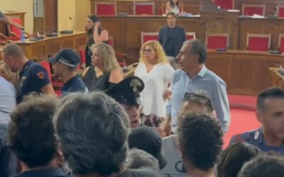 Milazzo. Bagarre in Consiglio, documento congiunto dei gruppi: “Ci dissociamo da speculazioni”