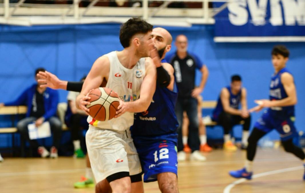 Basket. La Svincolati Milazzo sconfitta nel derby con la Basket School Messina