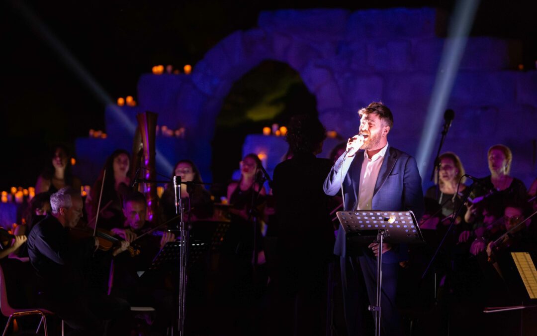 La grande musica illumina le periferie di Messina: il Coro Lirico Siciliano firma un dittico tra mito, devozione e pop d’autore