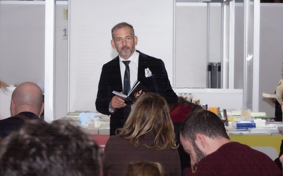 Il libro “10mila km di moda” presentato a Roma si trasforma in una lezione a sorpresa sulla fotografia