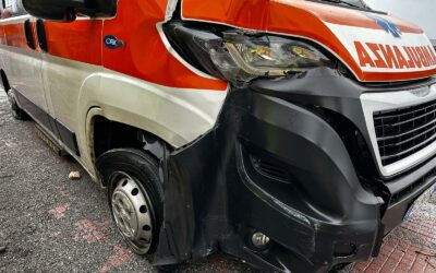 Maltempo, ambulanza Seus 118 investita da un’onda e danneggiata in soccorso
