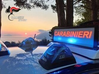 Lipari. Pusher in giro con droga nel marsupio, 27enne arrestato