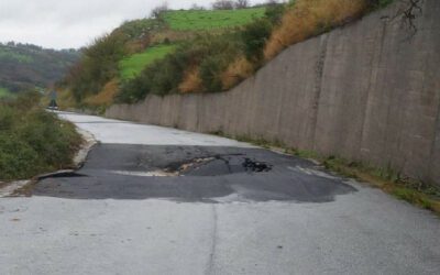 Rischio isolamento a Montalbano Elicona, frane e cedimenti sulla SP Falcone–Santa Barbara, chiusa la bretella Mustaffi