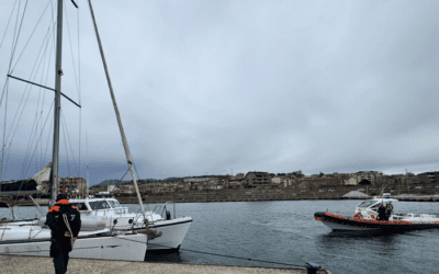 Soccorso imbarcazione con motore in avaria nello Stretto di Messina