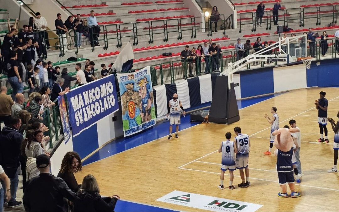 Basket. La Svincolati Milazzo domina Monopoli: super Maiorana. A Bari il destino della stagione..
