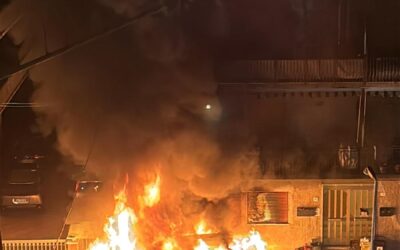 Villafranca Tirrena. Grande paura nella notte per due auto in fiamme