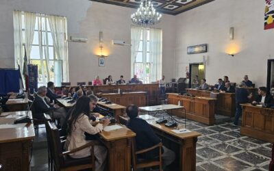 Barcellona PG. Nuova giunta comunale, FI e Azzurri: “Città retrocessa a merce di scambio per pagare debiti deluchiani”