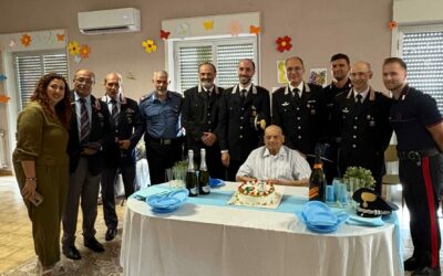 “Oltre un secolo di fedeltà”, Carabinieri festeggiano i 103 anni dell’appuntato Giacomo Polverino