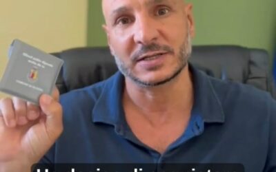 Oliveri, il nuovo reel del sindaco Iarrera: “I mozziconi non si lasciano sulla spiaggia”. Comune distribuirà 2.000 portamozziconi