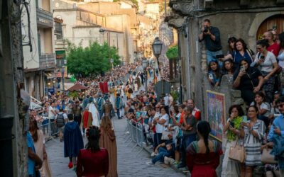 Montalbano Elicona torna nel Medioevo con la 45ª edizione delle Feste AragonesiI: due giornate tra storia, rievocazione, spettacoli, musica, antichi mestieri e tradizioni medievali