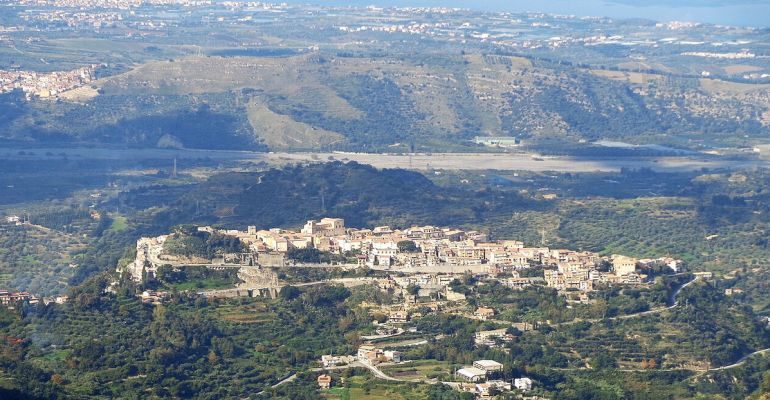 Castroreale, sicurezza sulla viabilità provinciale: limite di 20 km/h sulla S.P. 85 e sulla S.P. 87 di Bafia
