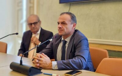 Patto De Luca-FdI, è tempesta in Sud chiama Nord. Il leader da Roma: “Verso Polo delle Autonomie”. Calderone (FnV): “Accordo FdI-ScN scatena esodo”